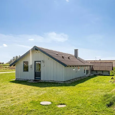 Holiday home Emppu Harboor