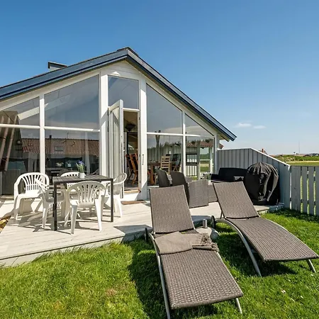 Emppu Holiday home *