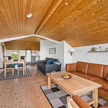 Holiday home Emppu Harboor