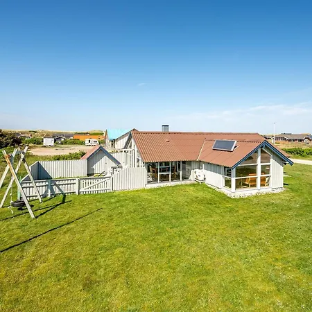 Holiday home Emppu Harboor