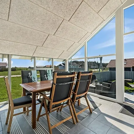 Emppu Holiday home Harboor